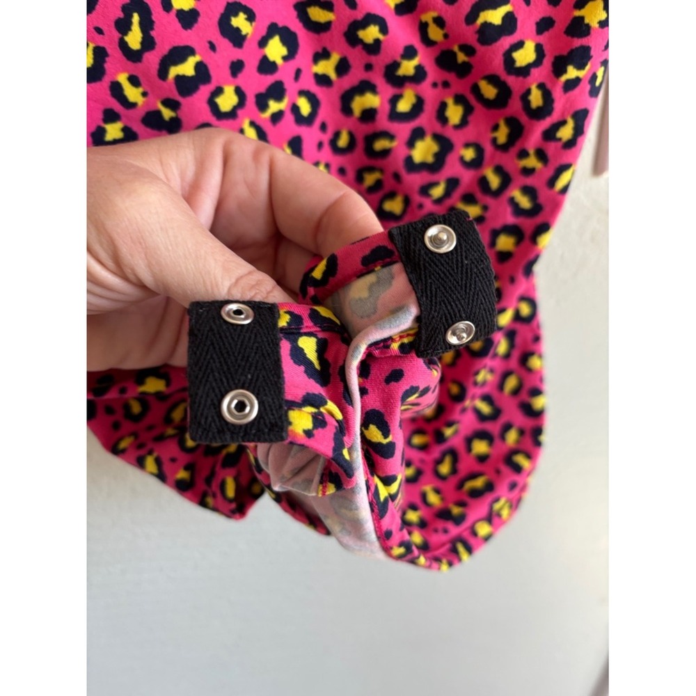 Cozy Casual Neon Pink Leopard Scoop Neck Bodysuit Top S Like New - Picture 4 of 5